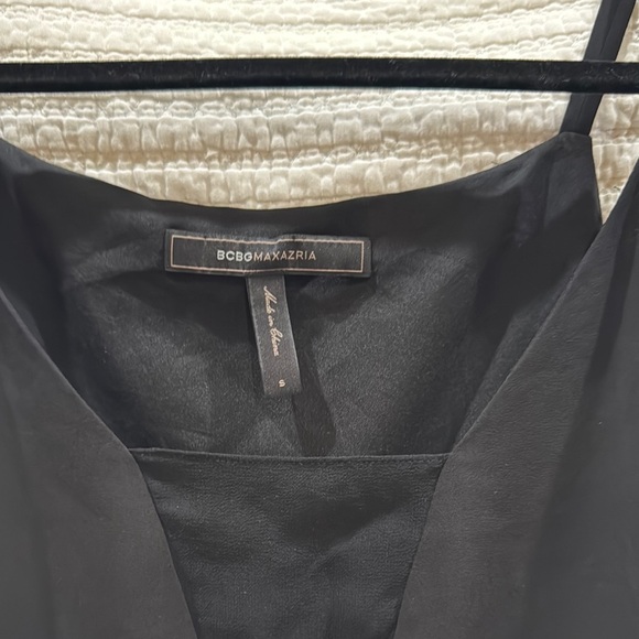 ! EUC BCBGMaxAzria Asymmetrical Black Sleeveless Camisole Sz S ! - Picture 2 of 5
